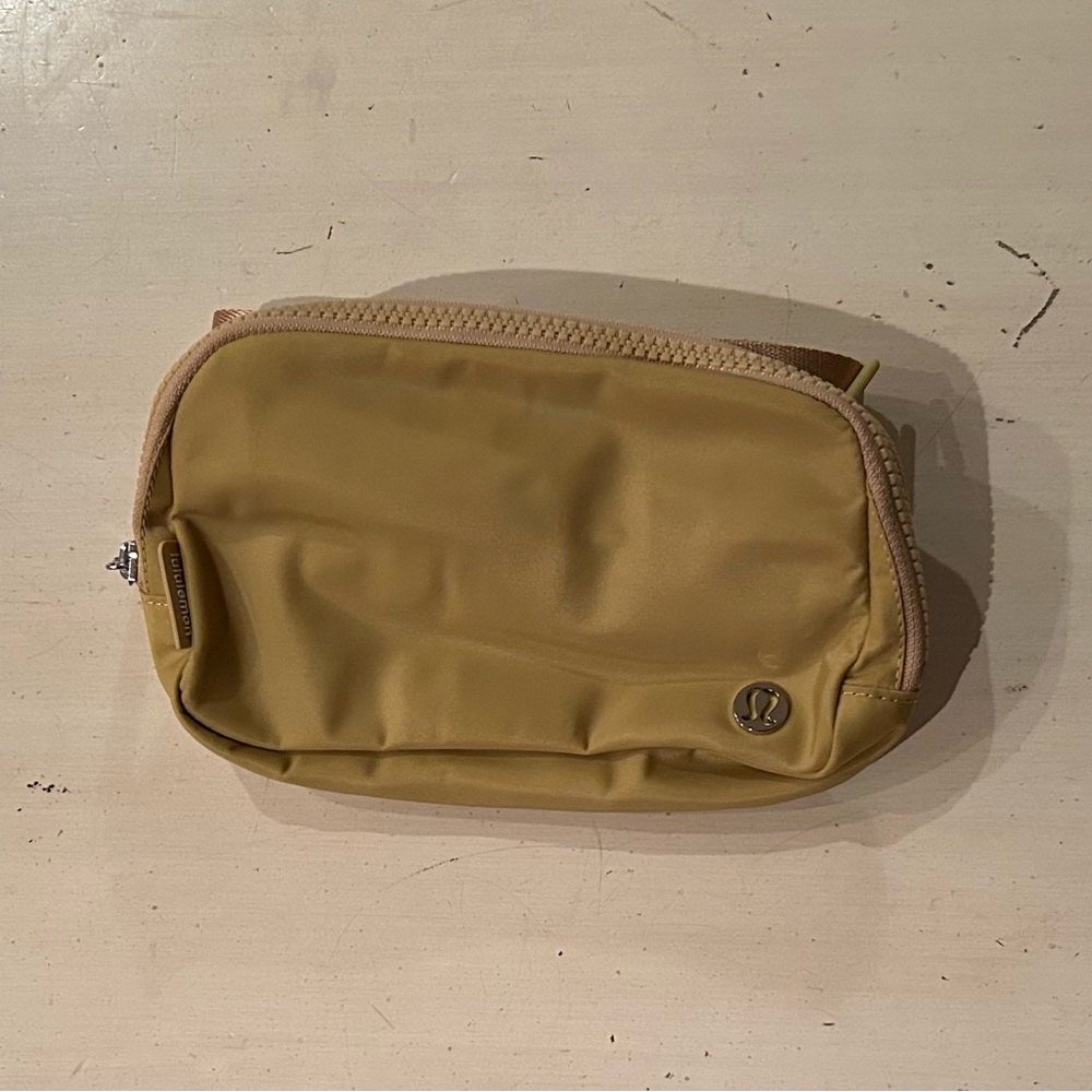 Lululemon Belt Bag Gold